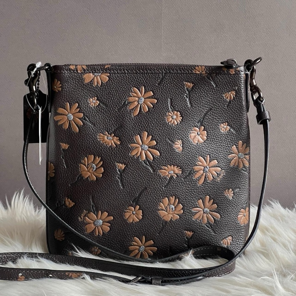 💰SOLD - CF332 - Coach Kitt Messenger Crossbody with Floral Print - Picture 6 of 11